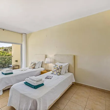 Casa Petunia By * Албуфейра